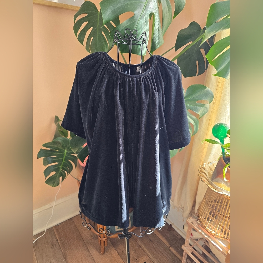 Old Navy Black Velvet Top